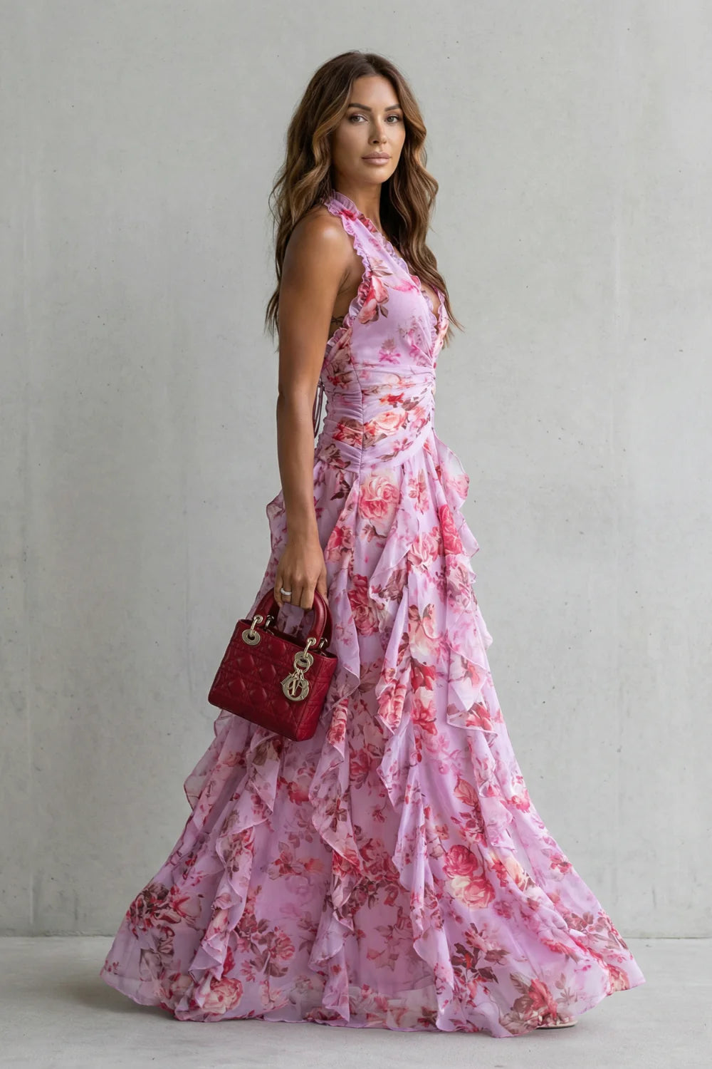 Belladina | Vestido largo romántico con escote halter y cascada de rosas