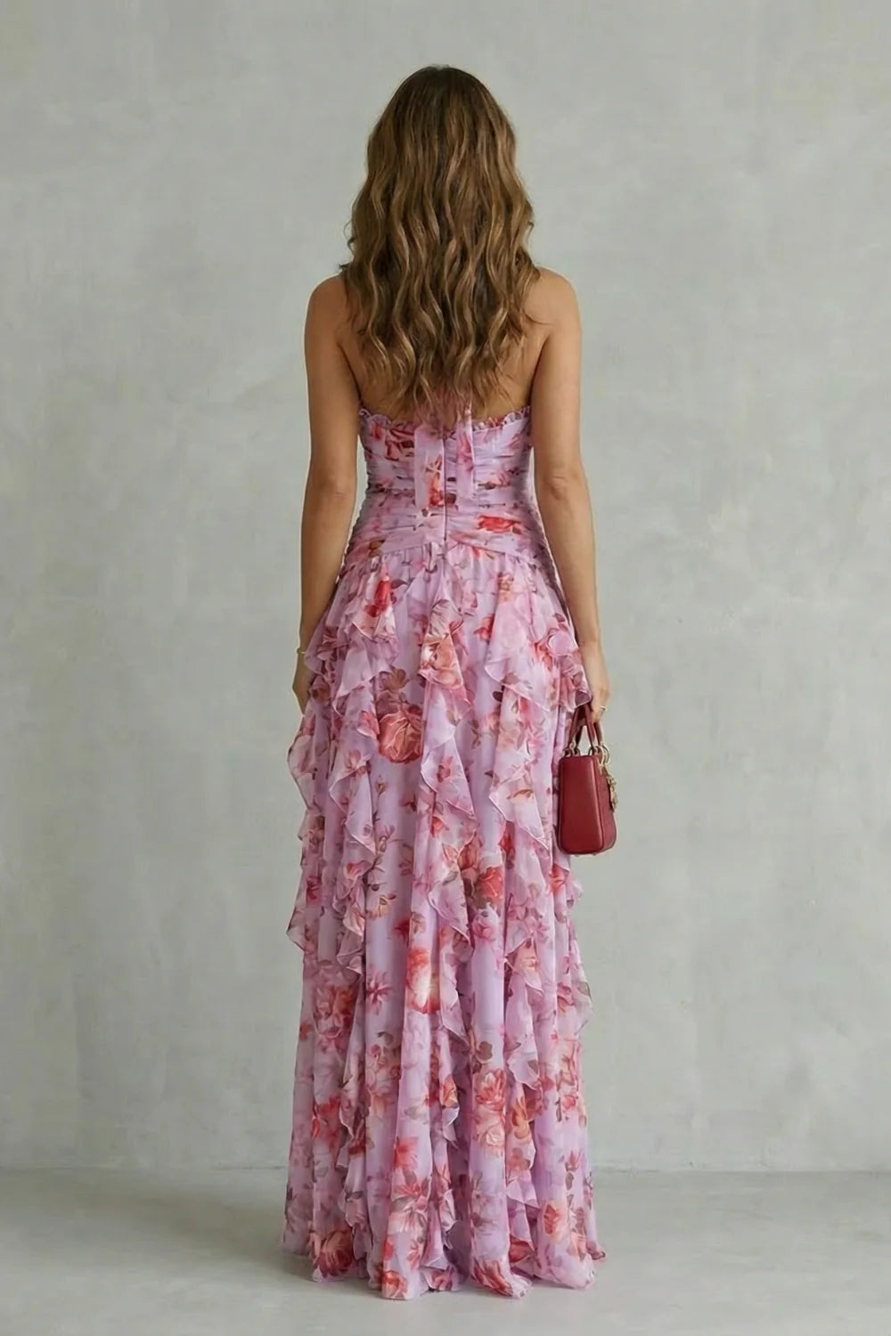 Belladina | Vestido largo romántico con escote halter y cascada de rosas