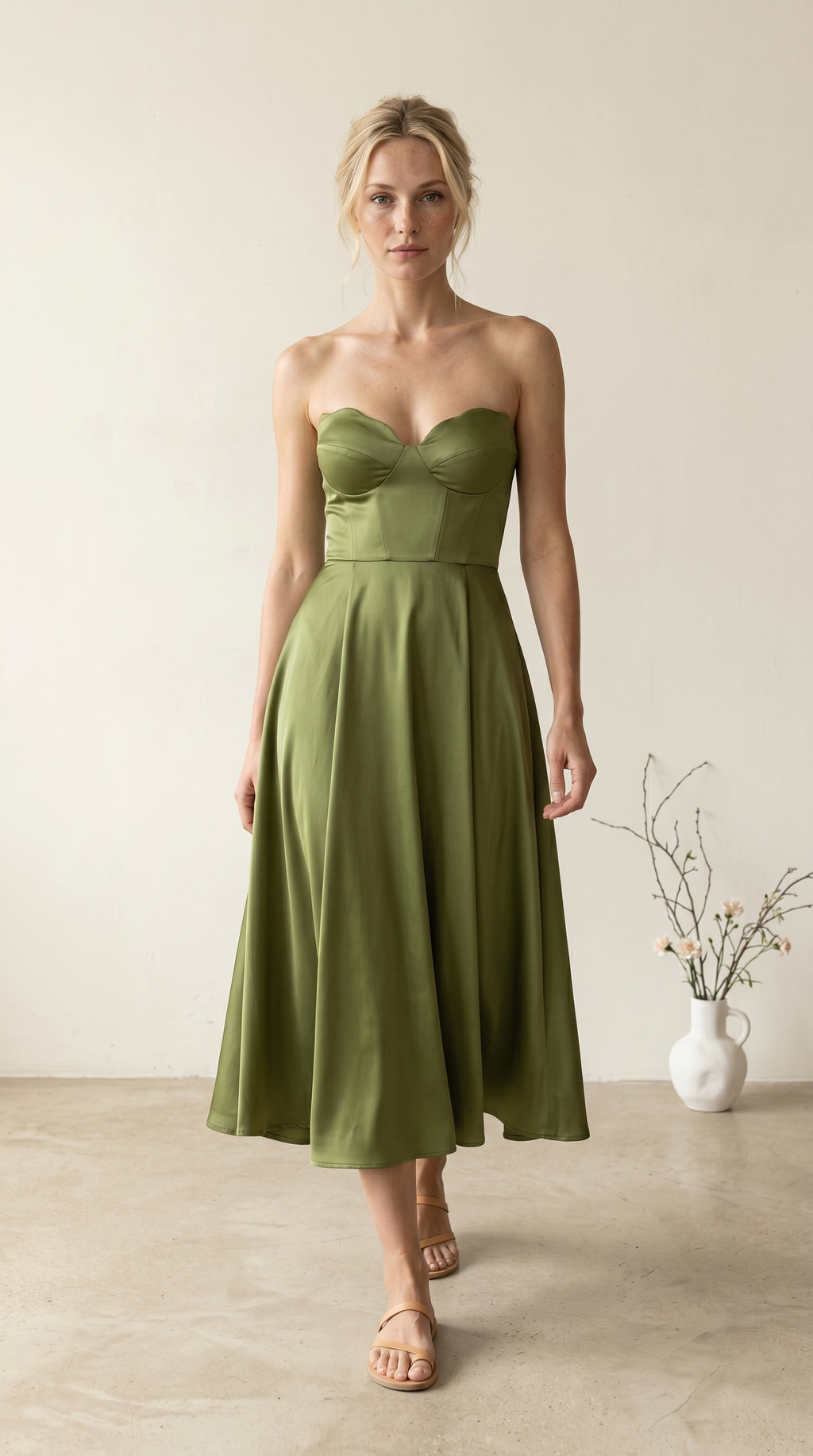 Liora | Vestido midi elegante sin tirantes