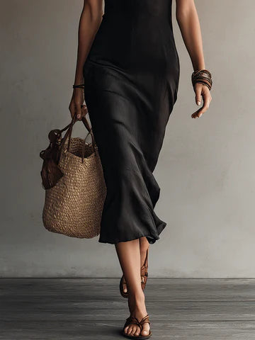 ADRIANA | VESTIDO MIDI NEGRO SIN MANGAS CON ESCOTE EN V Y RIBETE DE ENCAJE