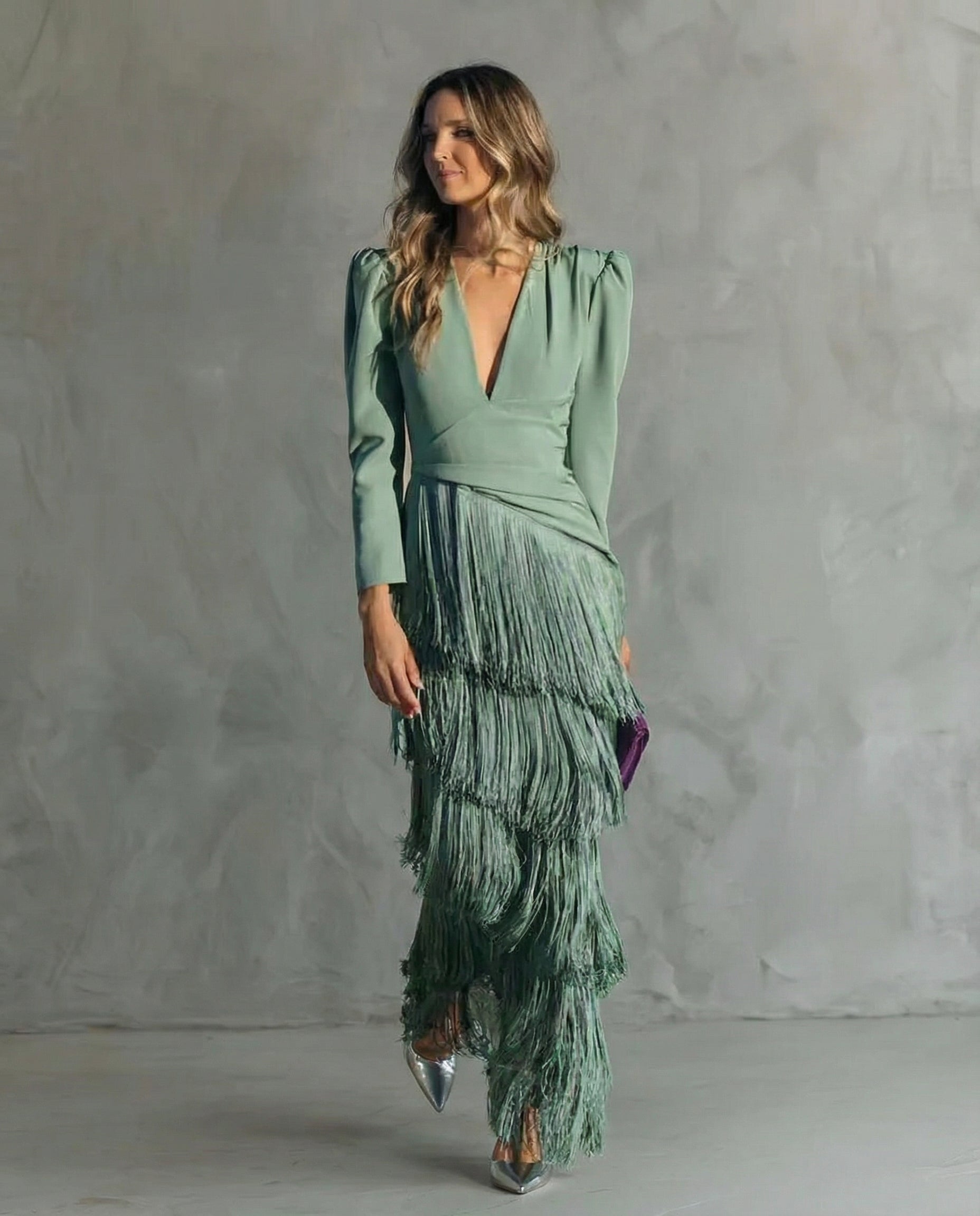 Chiara | Elegante vestido con mangas con flecos